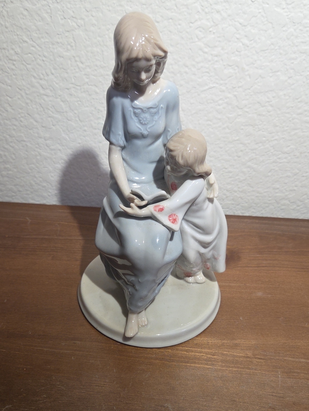 Vintage Meico Porcelain Mother and Child Reading Book. 1990 Perfect Condition.
